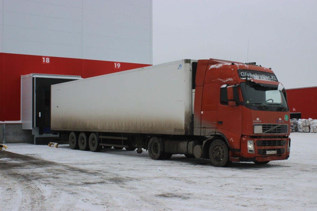 Фура Ивеко Пятерочка