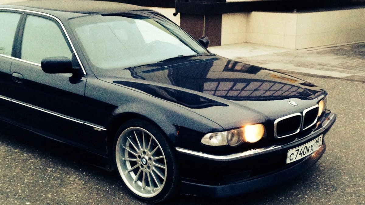 BMW 7 e38