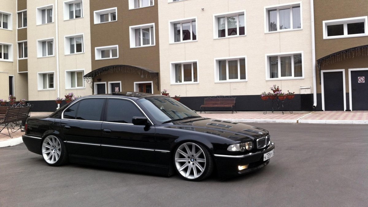 BMW 7 2000