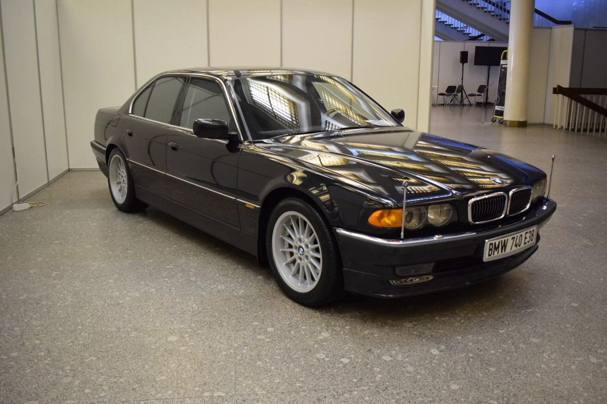 BMW 740i 1998