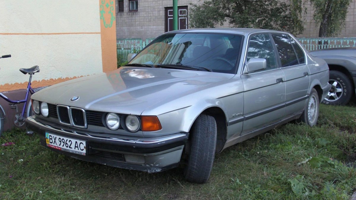 BMW 7 1990