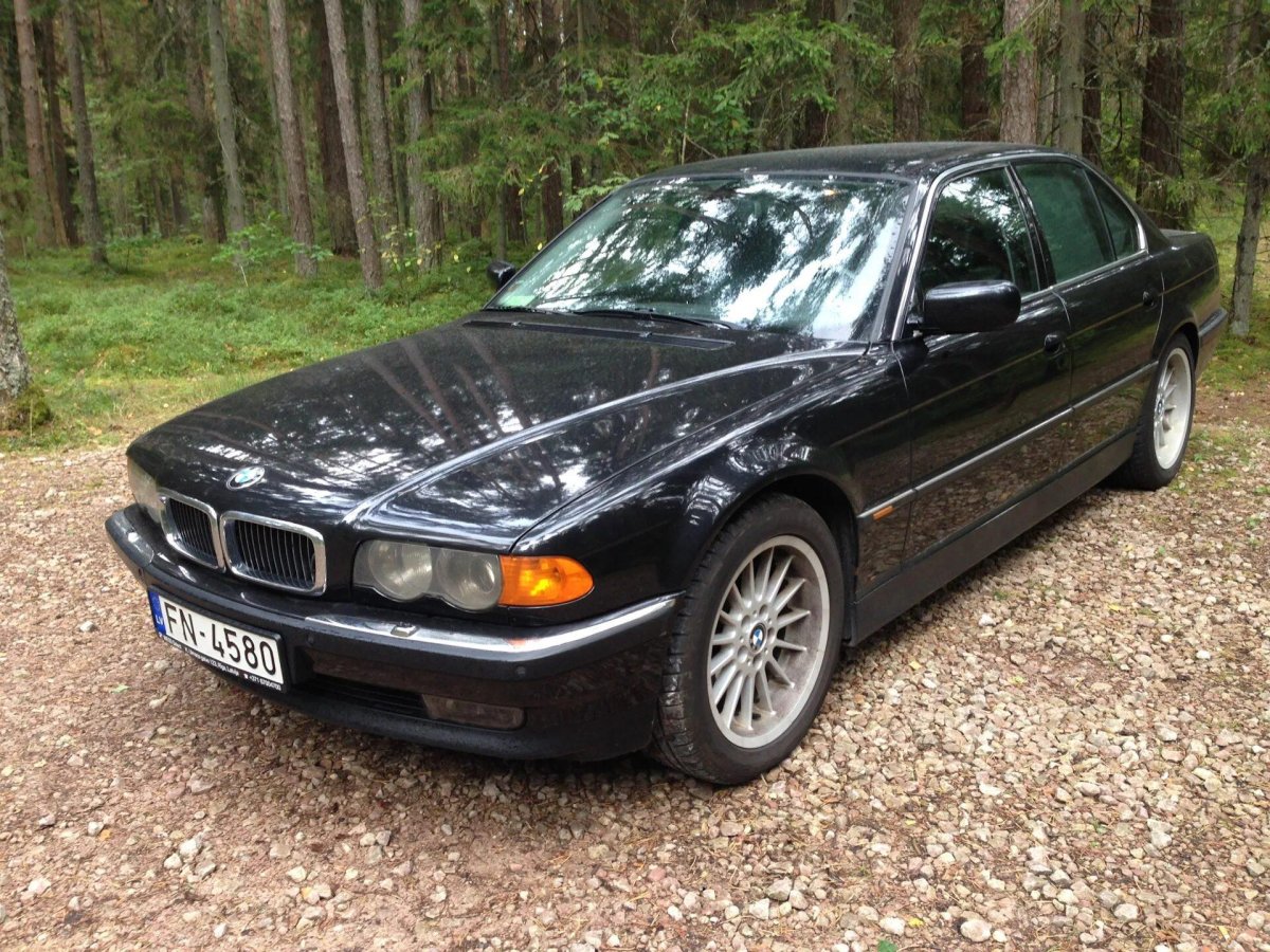 BMW 7 2001