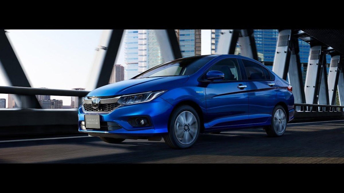 Honda Grace Hybrid 2017