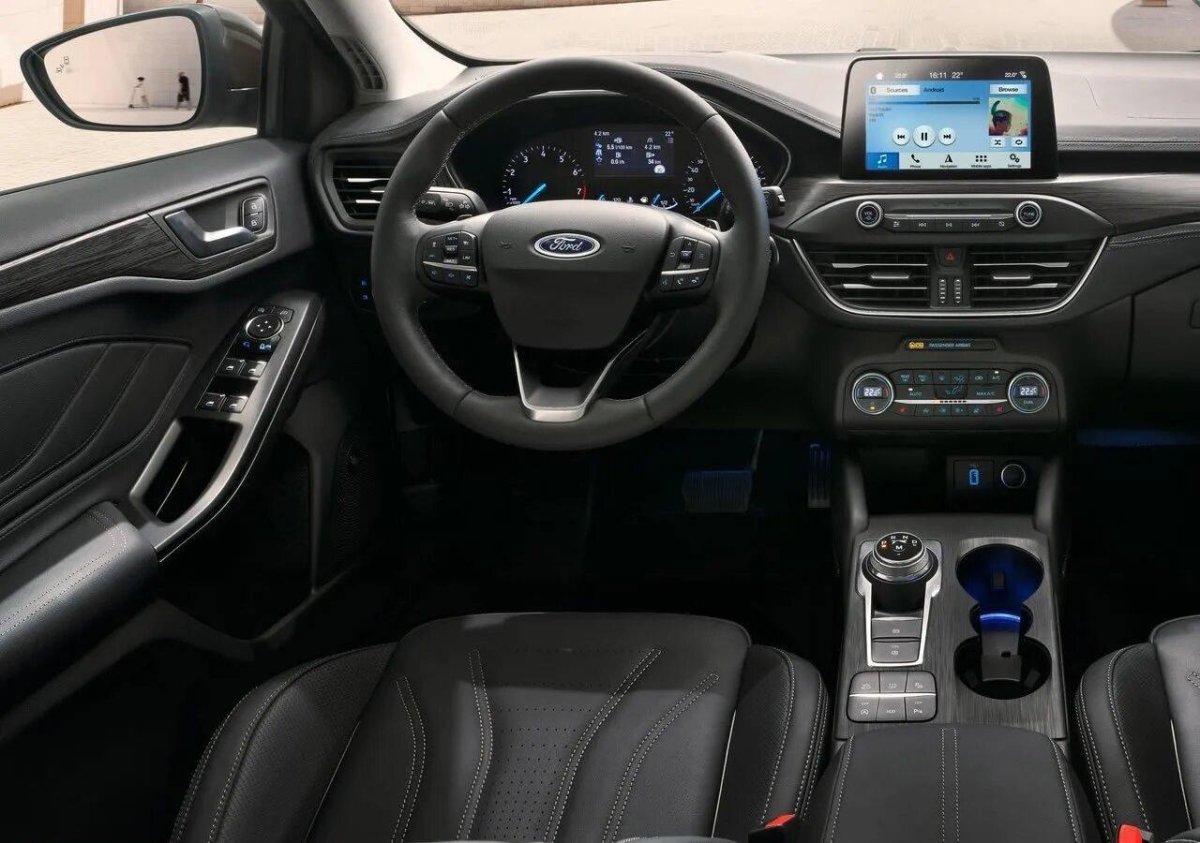 Ford Focus 4 салон