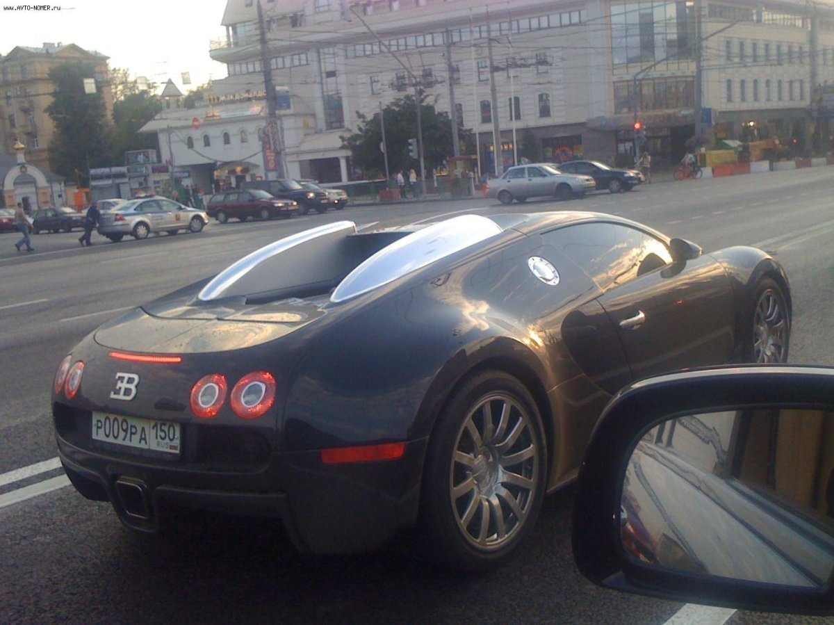 Бугатти Вейрон в Москве