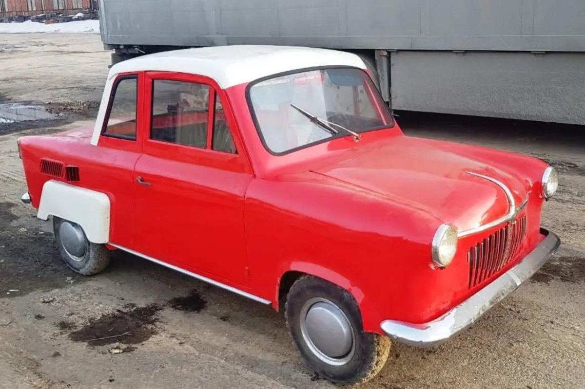 Автомобиль Малютка