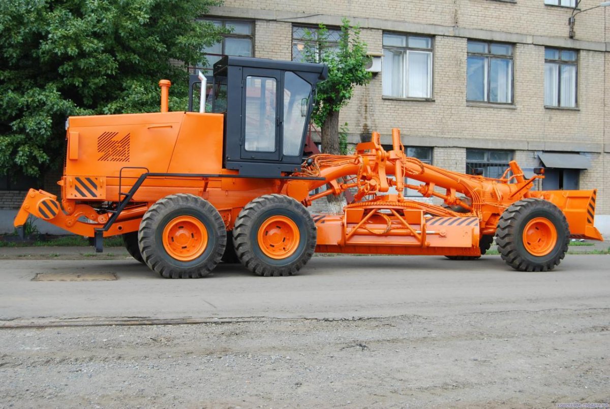 Автогрейдер ЧСДМ ДЗ-98в