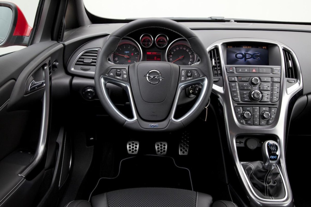 Opel Astra 2015 салон