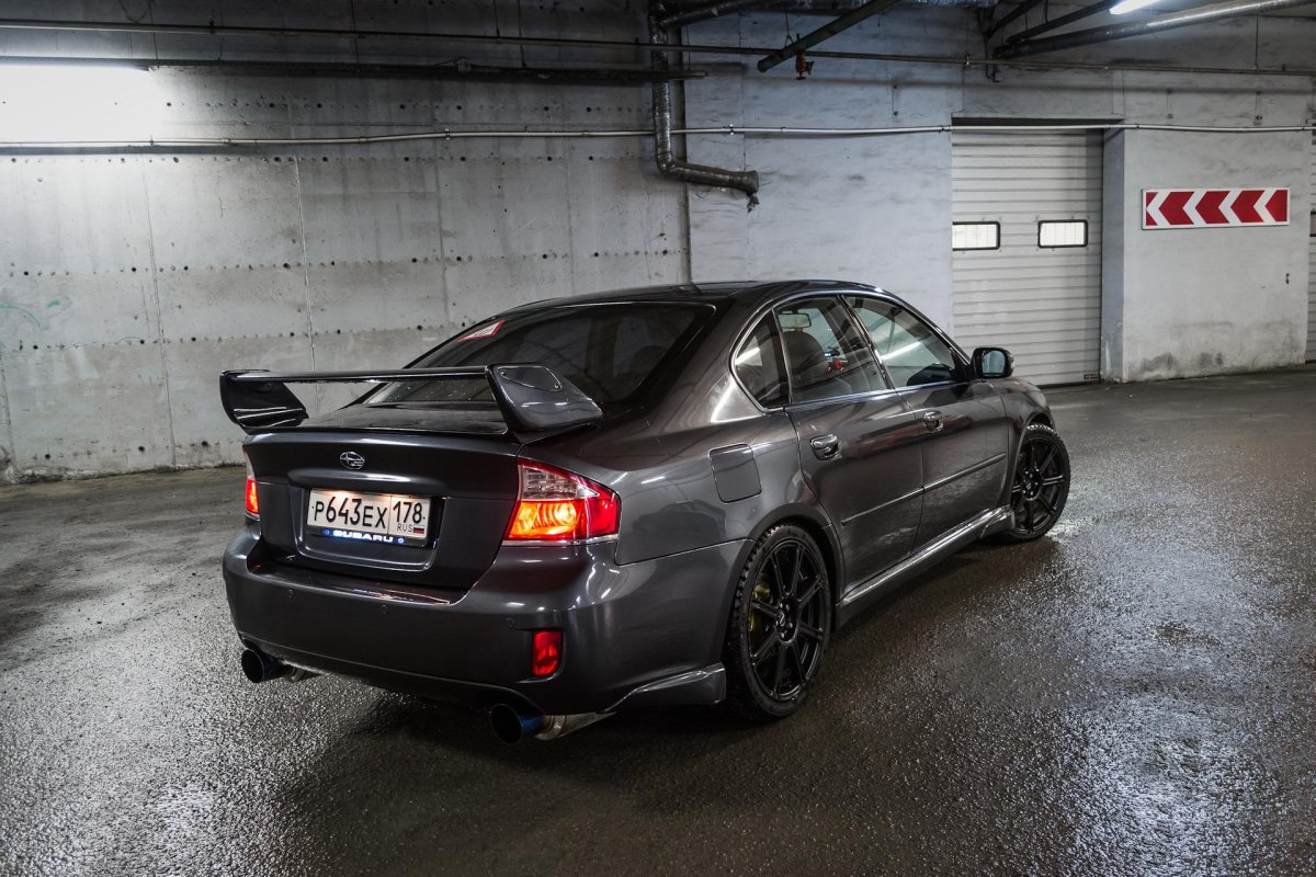 Subaru Legacy b4