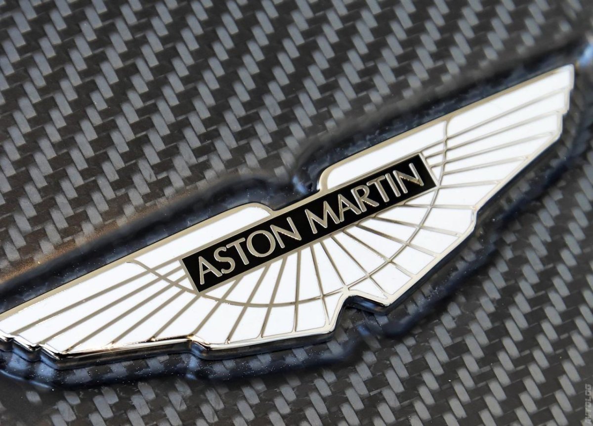 Астон Мартин шильдик