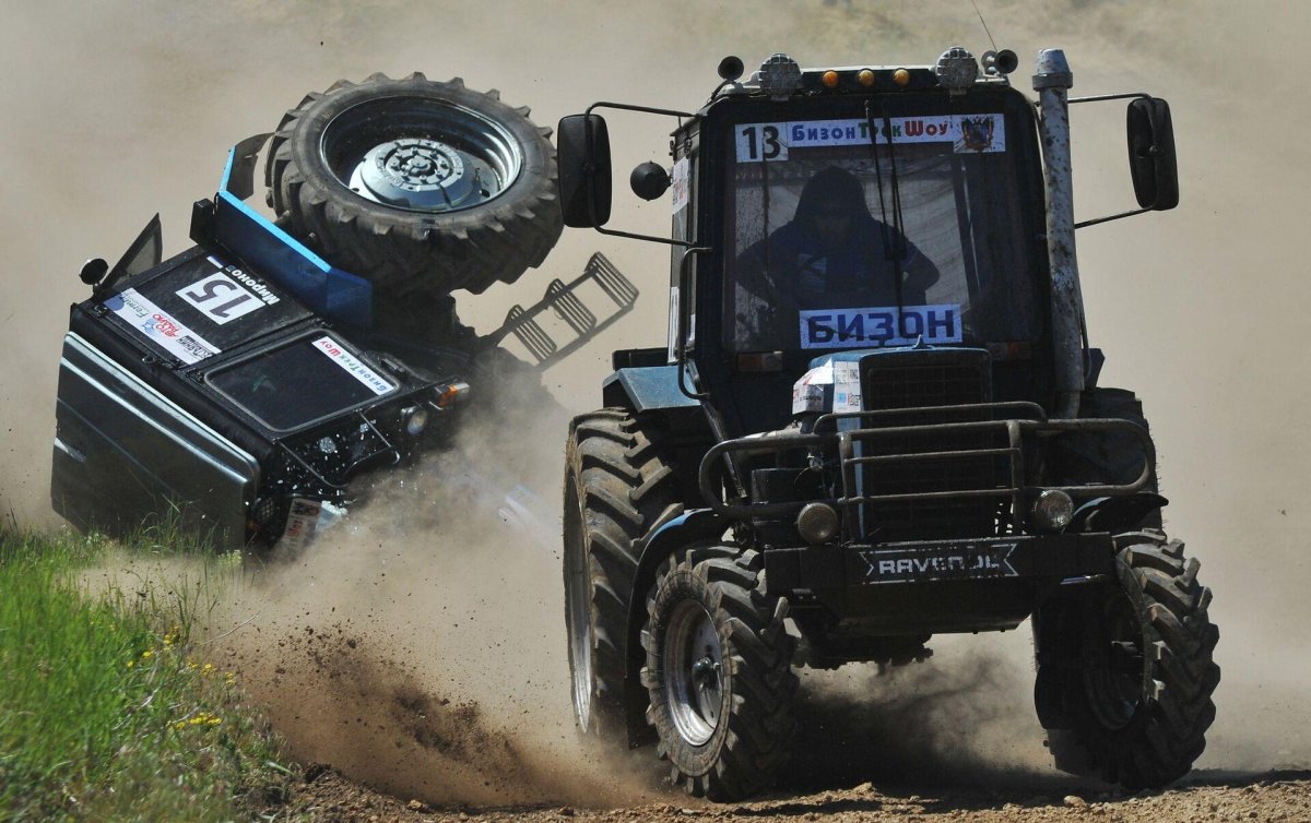 Бизон шоу гонки на тракторах