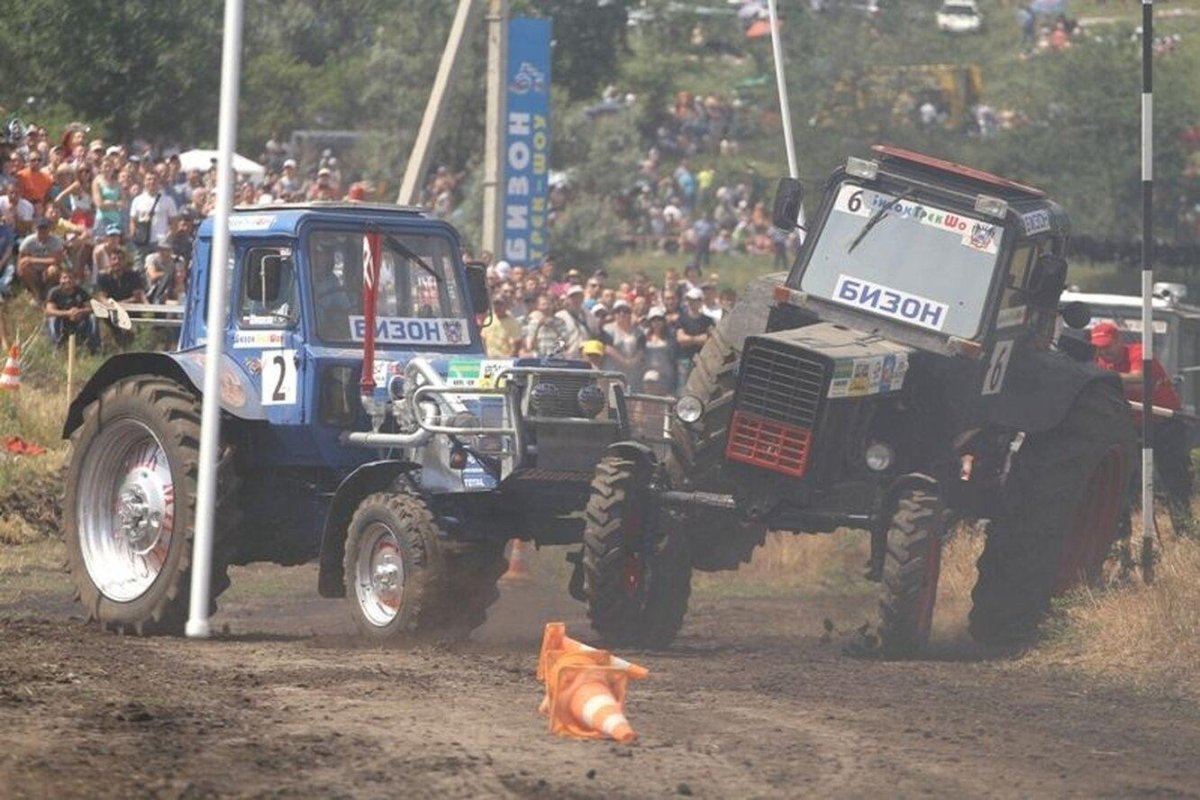 Гонки на тракторах Бизон участники