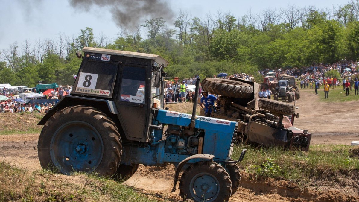 Гонки на тракторах Бизон 2022