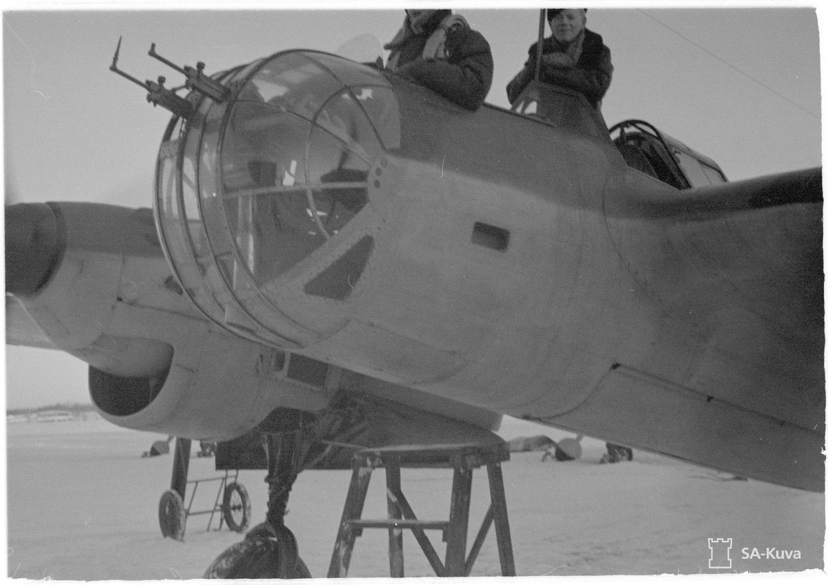 Сб-2 бомбардировщик