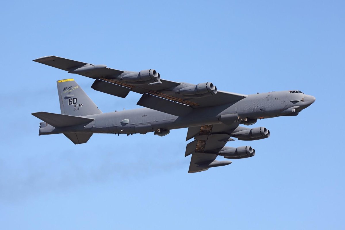 Бомбардировщик в-52н ВВС США