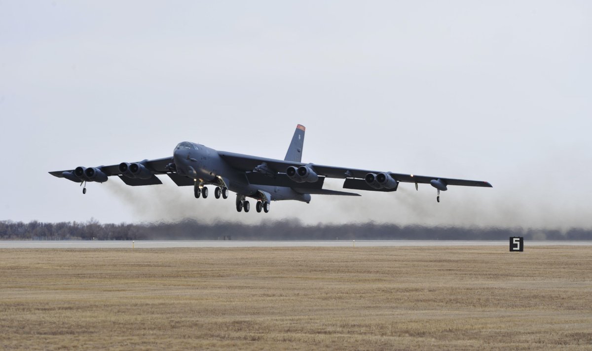 Бомбардировщик b-52h Stratofortress