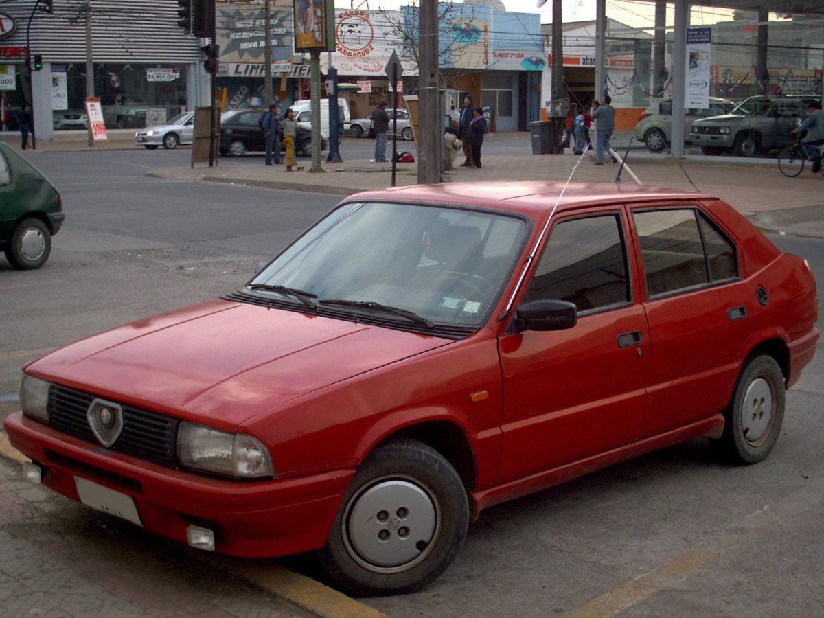 Alfa Romeo 33 1990