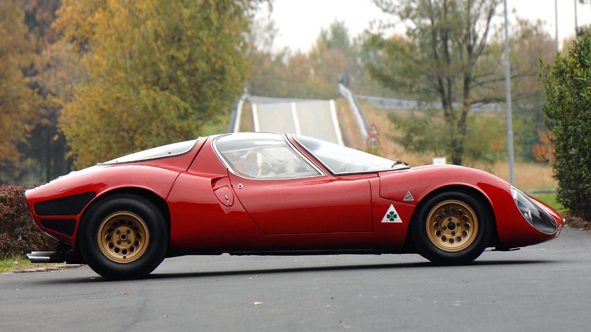 Автомобиль Альфа Ромео 33 Stradale