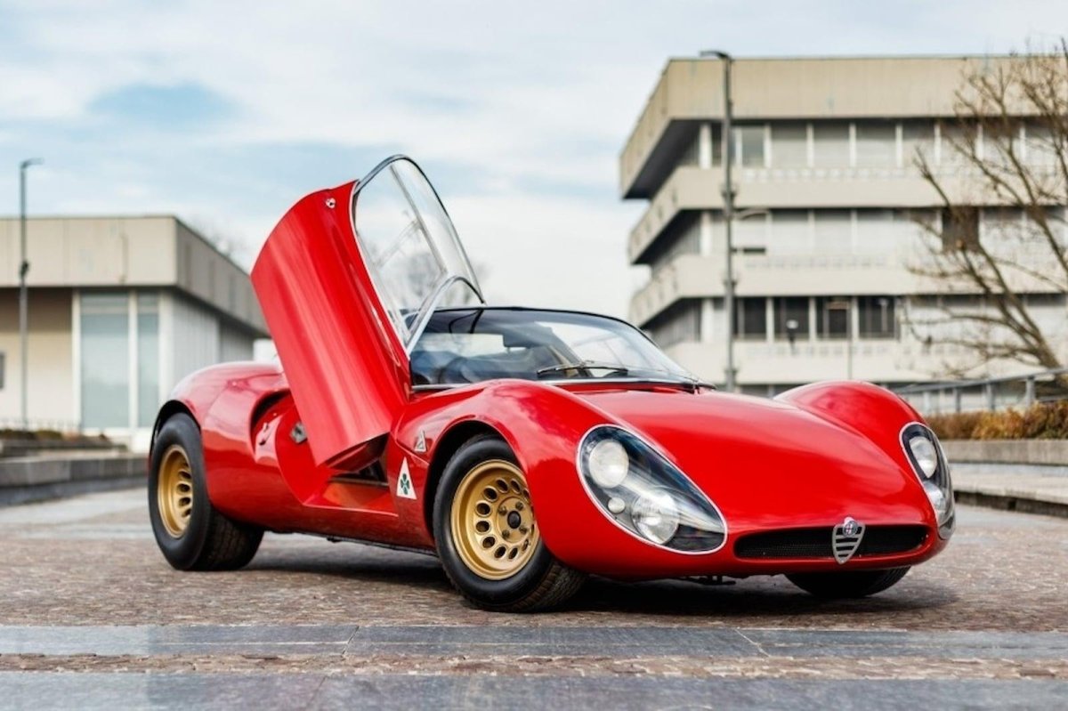 Автомобиль Альфа Ромео 33 Stradale