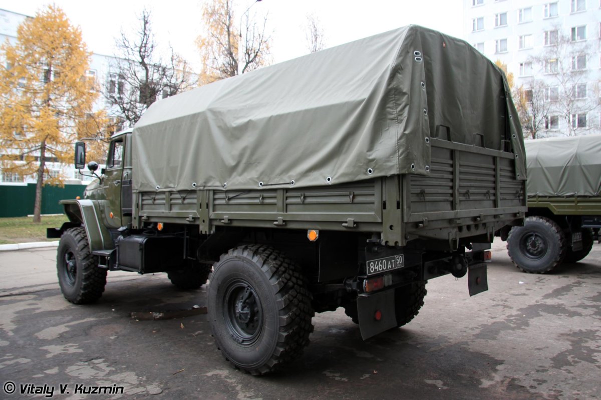 Урал грузовик 43206