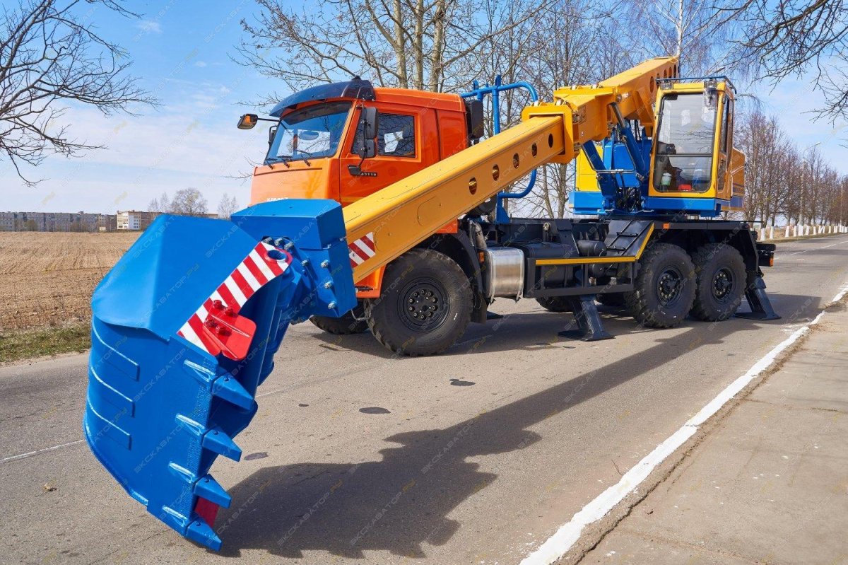 Экскаватор-планировщик EW-25-m1 Святовит