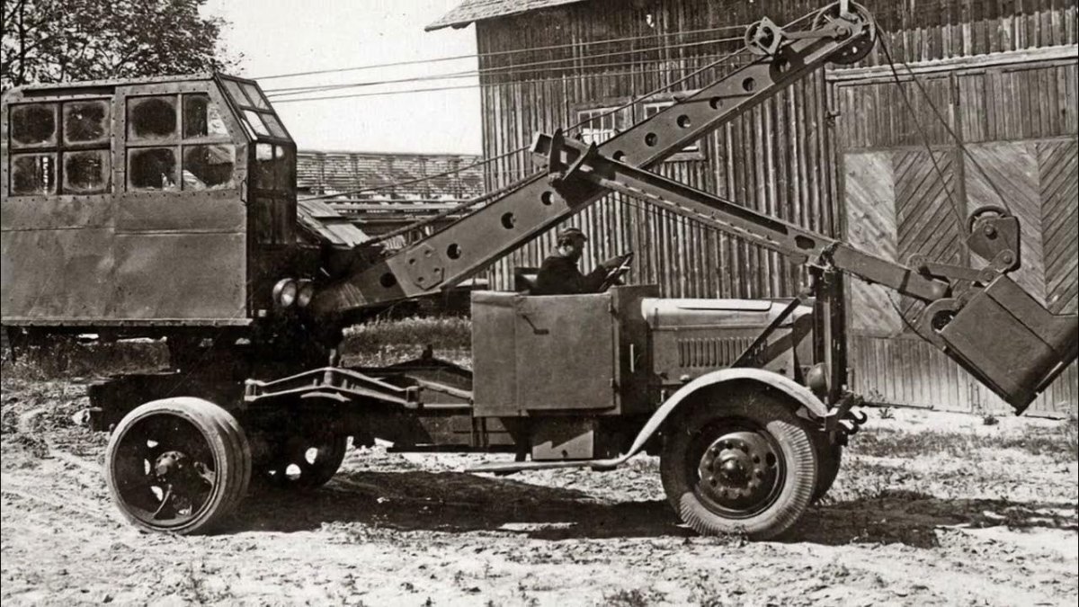 Экскаватор да-0,25 на шасси яг-6