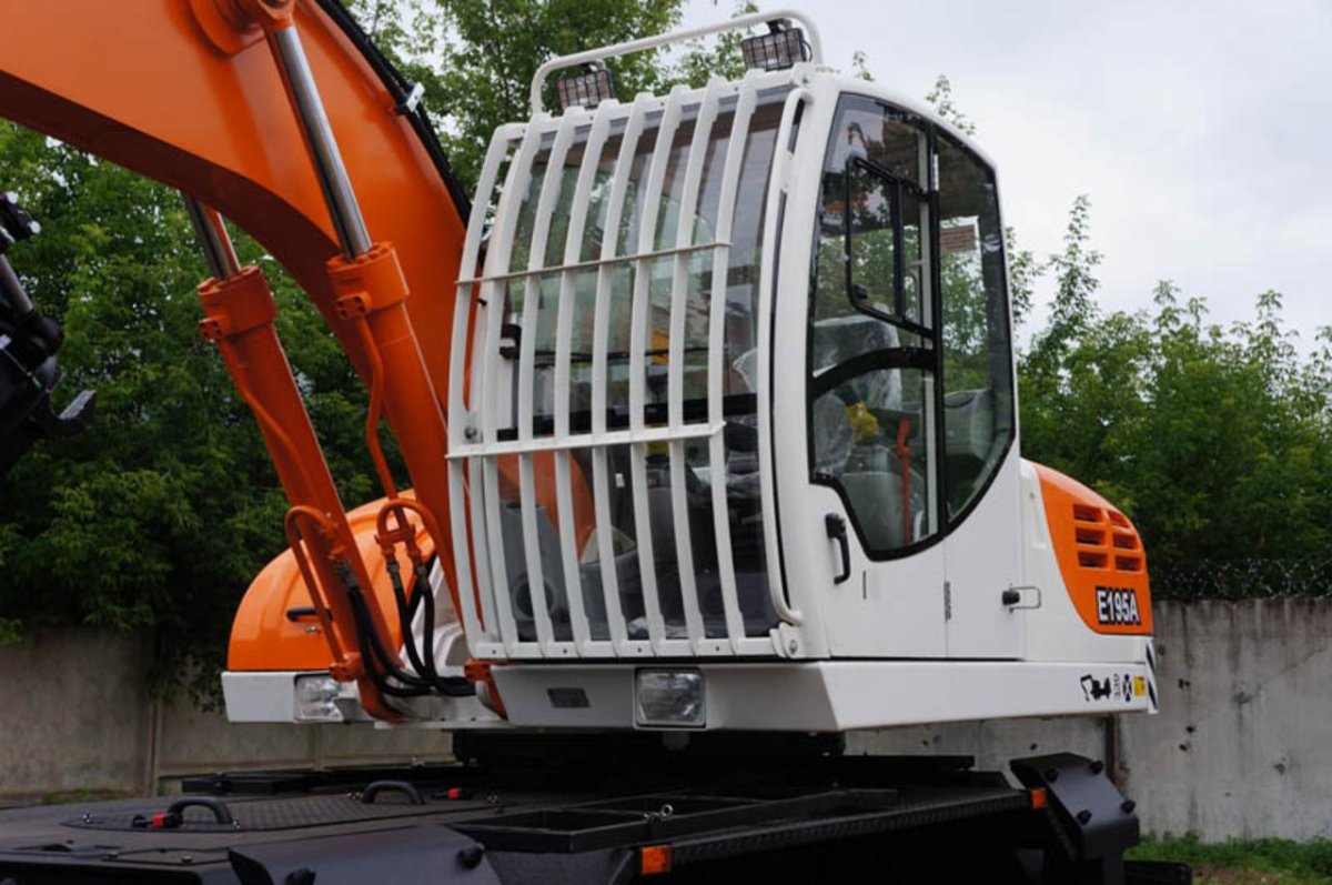 Экскаватор Эксмаш e195a