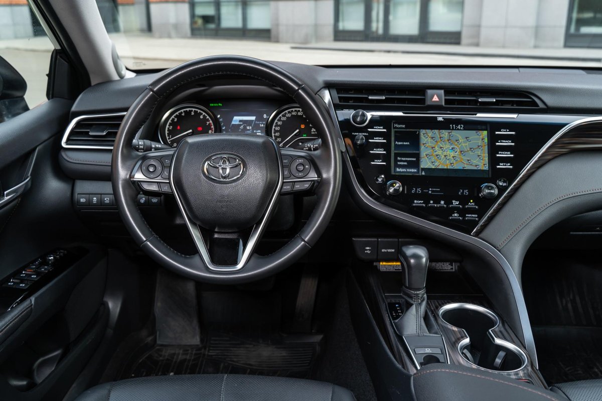 Toyota Camry xv70 салон