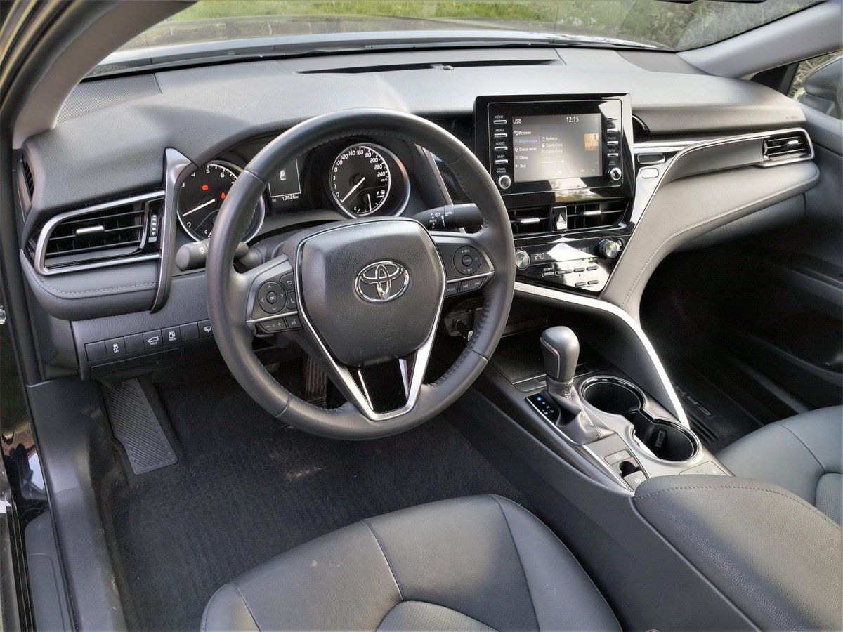 Toyota Camry 2021 салон