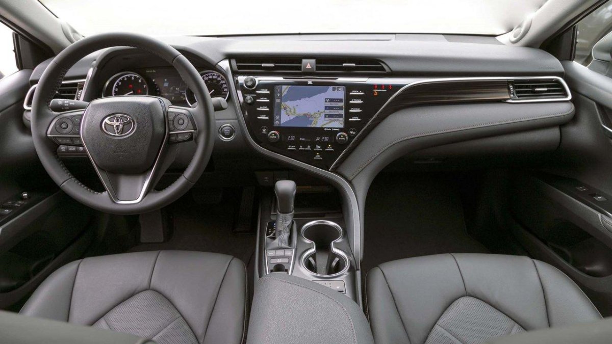 Toyota Camry 2019 салон
