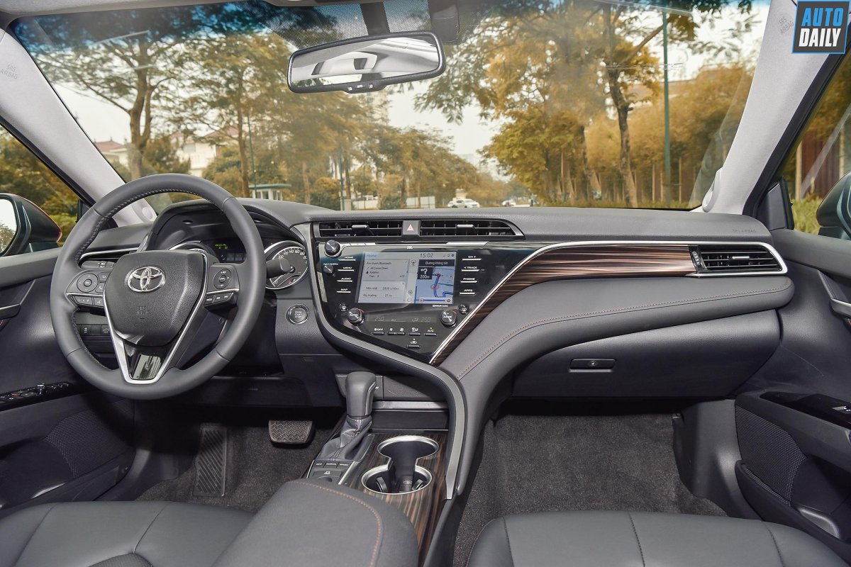 Тойота Камри 2.5 2019