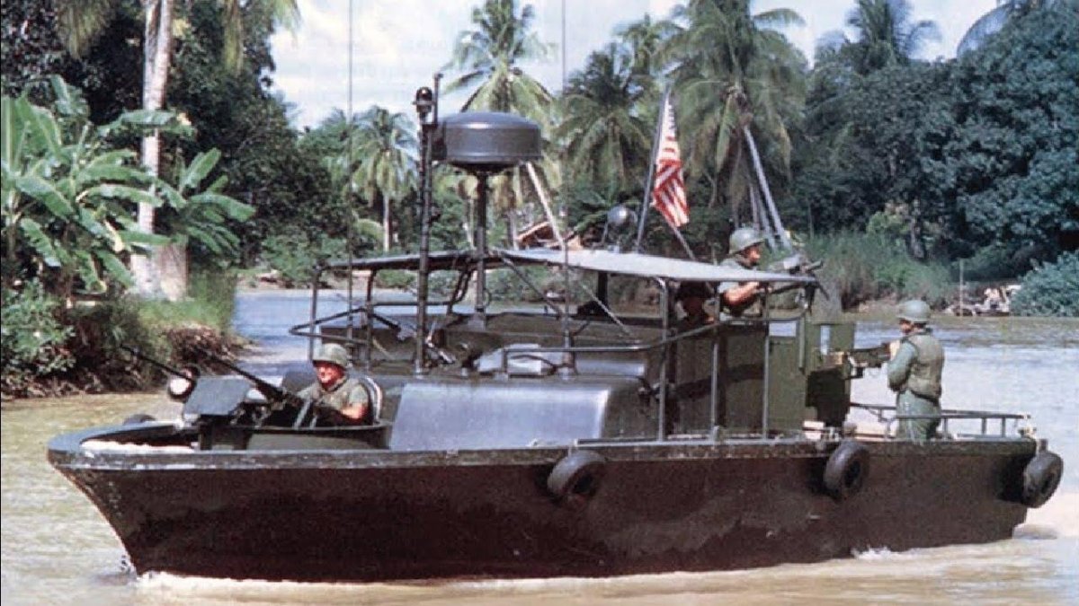 Tamiya Patrol Boat River PBR 31 MKII "Pibber",