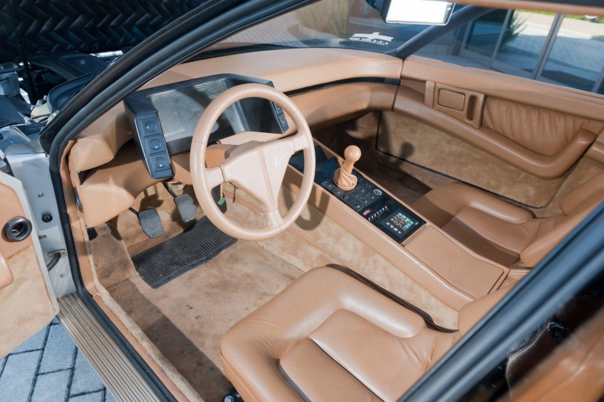 Феррари седан Pinin