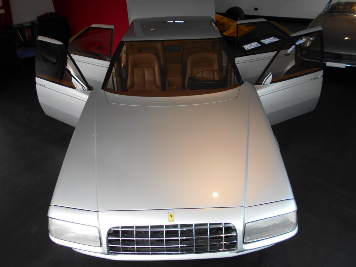 Феррари седан Pinin