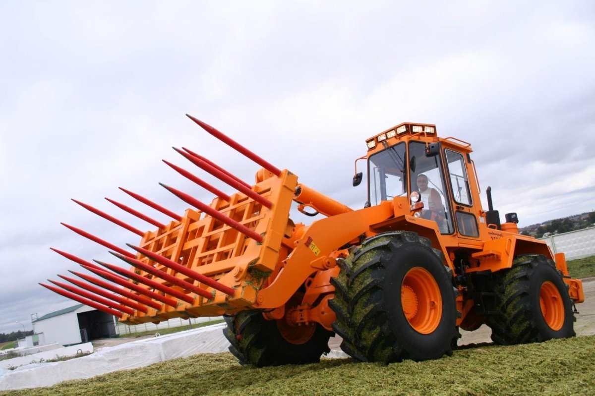 Погрузчик универсальный Амкодор 352с