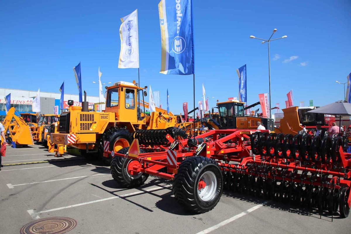 Трактор Белагро