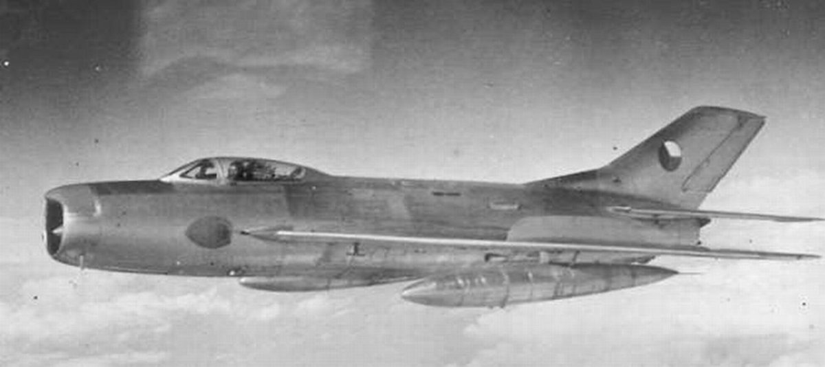 Самолет миг-19