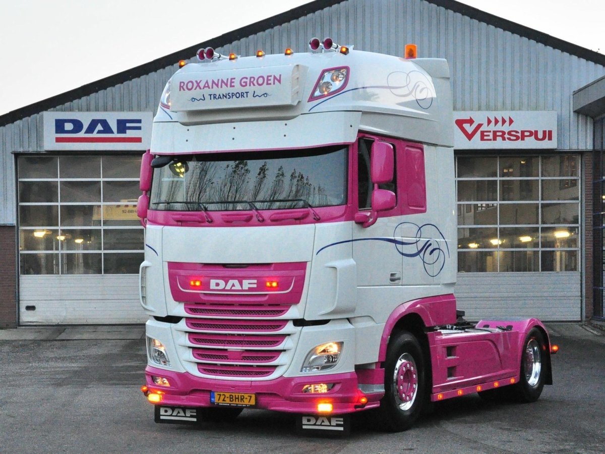 Грузовик DAF XF 106
