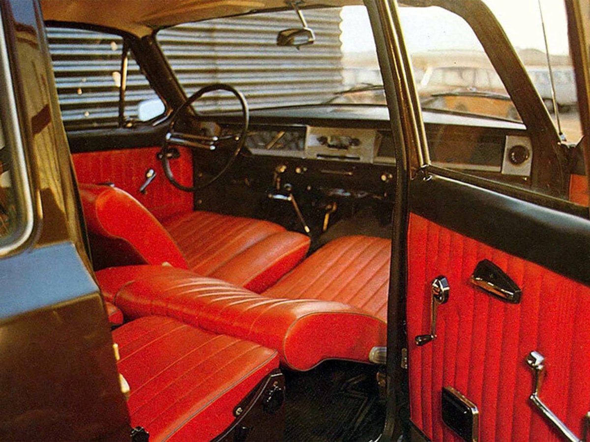 Волга ГАЗ 2402 салон