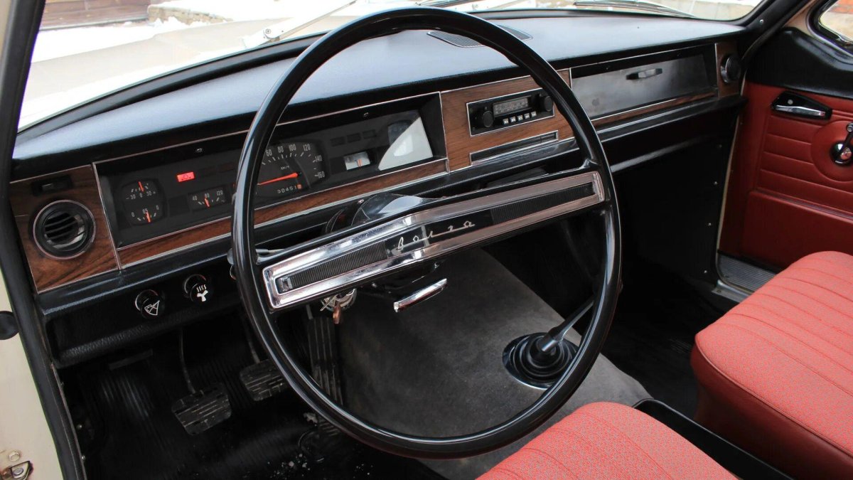 ГАЗ 24 салон