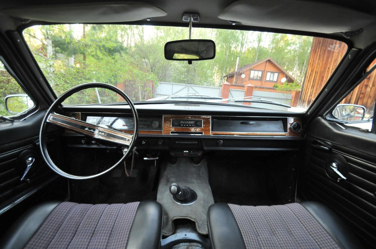 Волга ГАЗ 24 салон