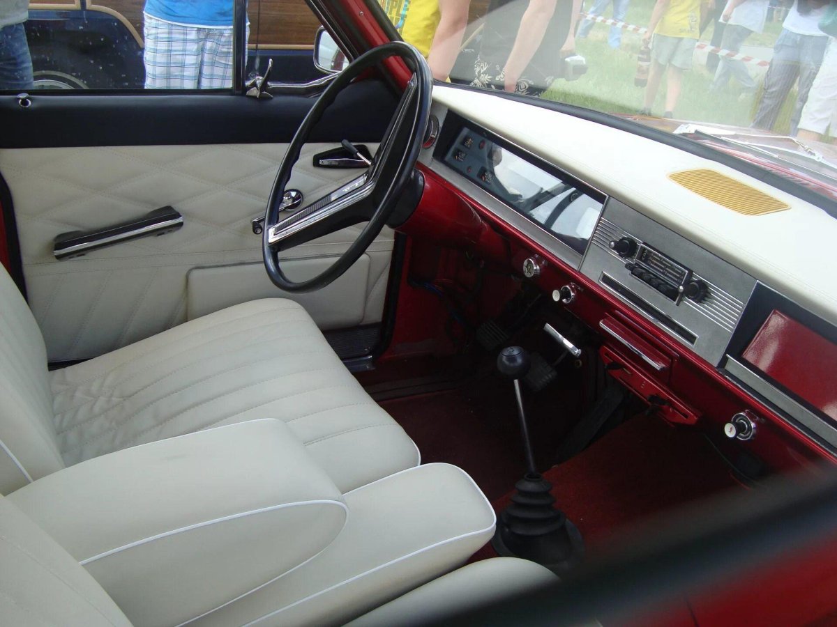 Волга ГАЗ 2410 салон