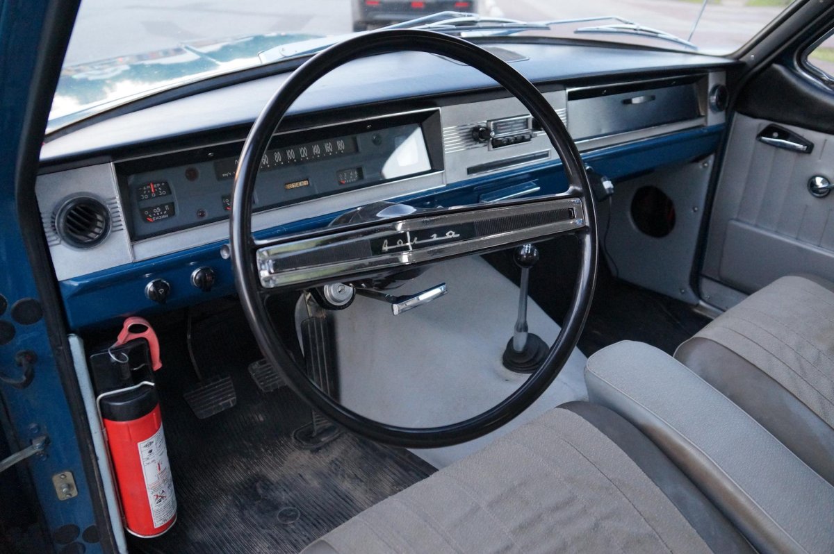 ГАЗ-24-24 «Волга» салон