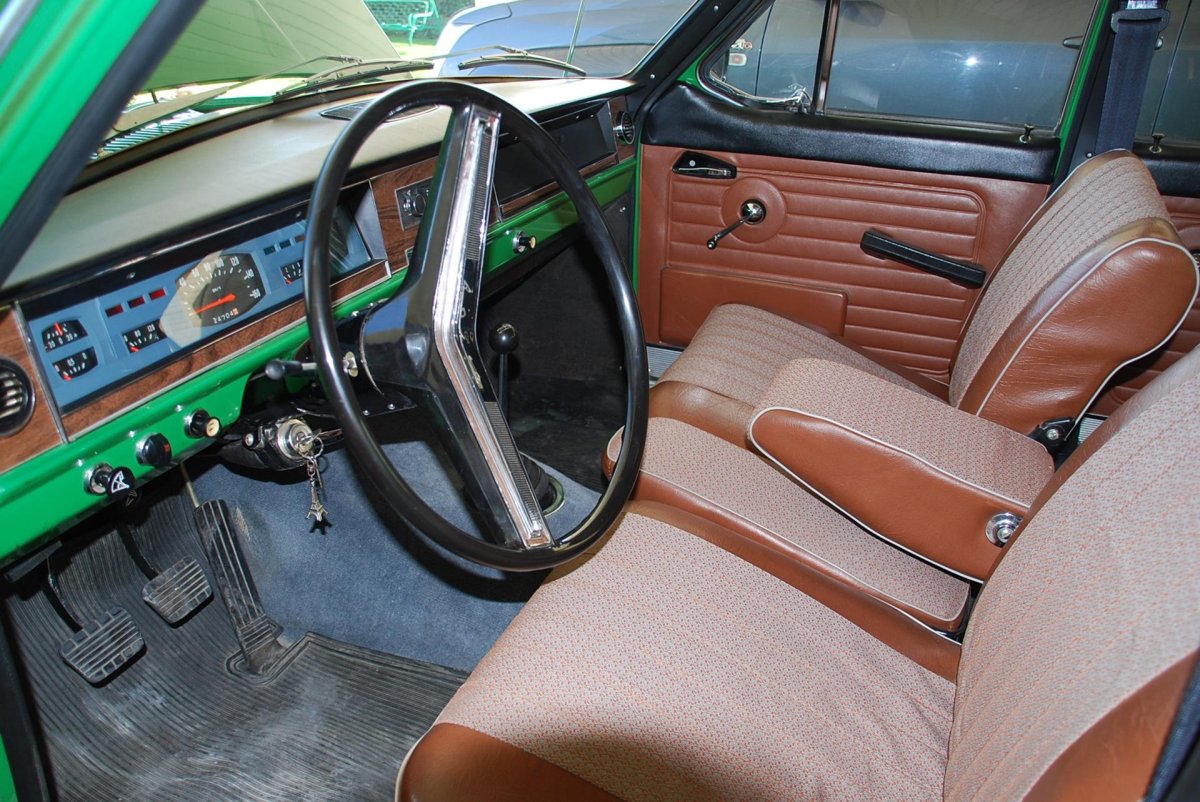 ГАЗ-24-24 «Волга» салон