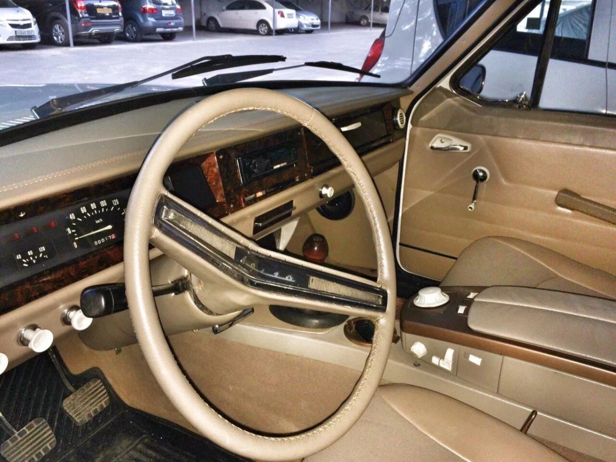 ГАЗ 2410 салон