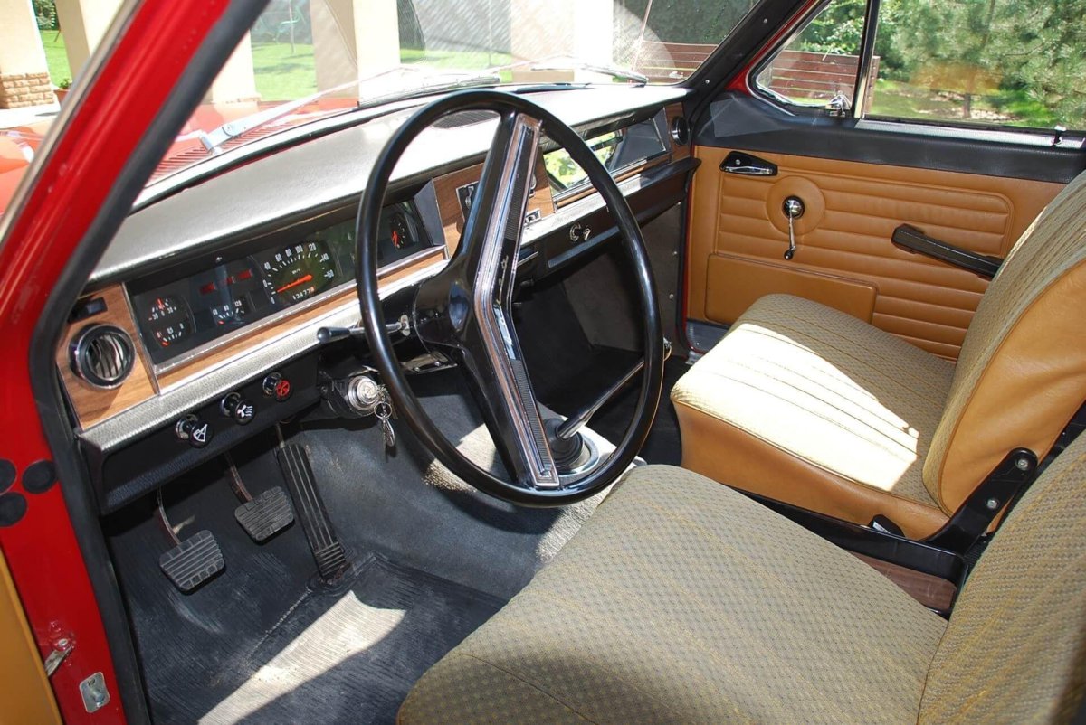 ГАЗ 24 салон