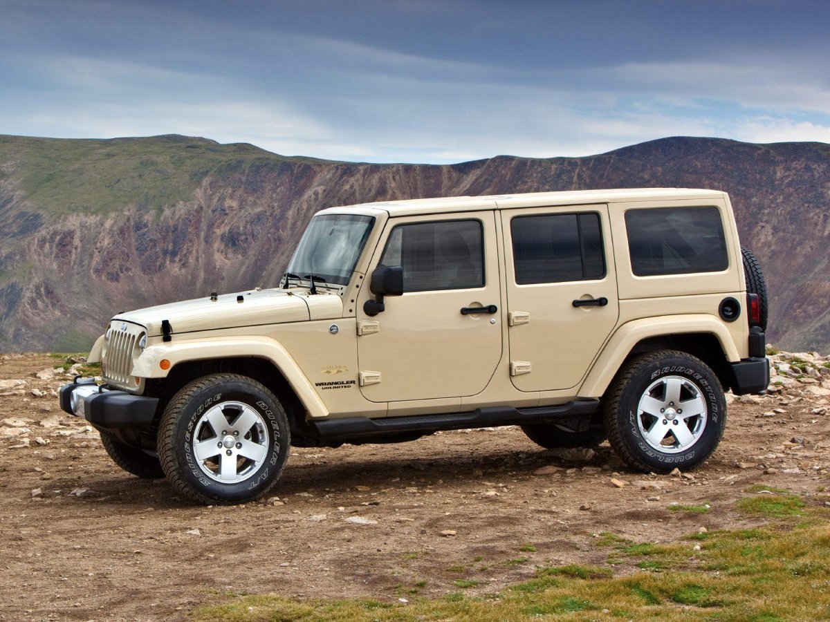 Jeep Wrangler Sahara 2013