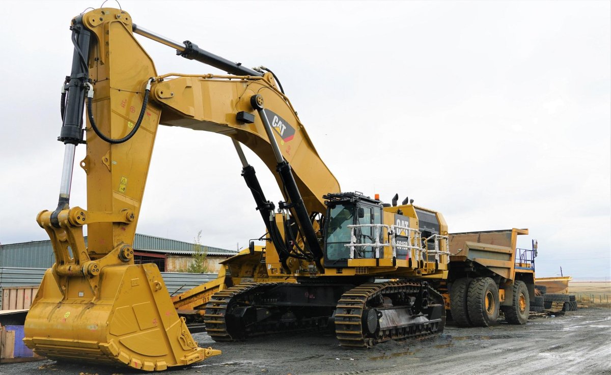 Экскаватор Caterpillar 6015b