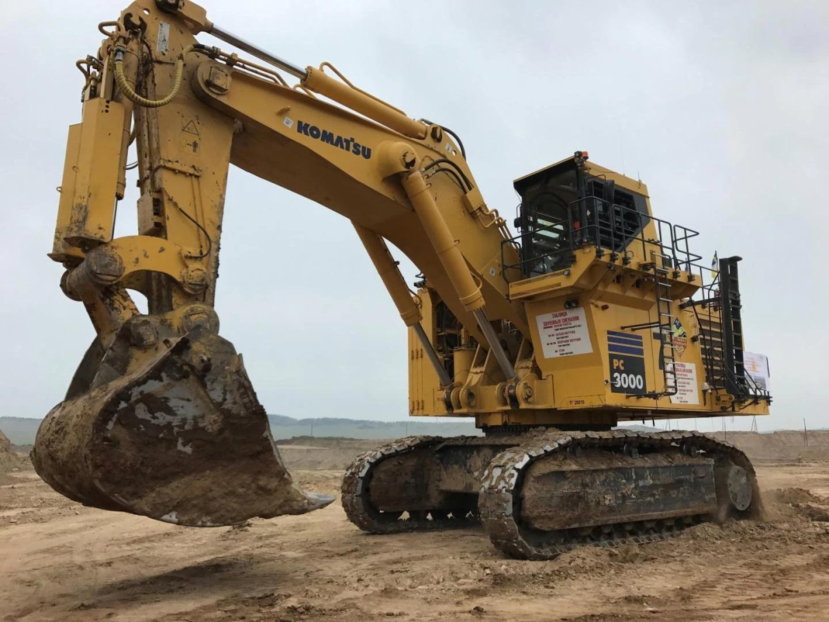 Коматсу 3000 экскаватор