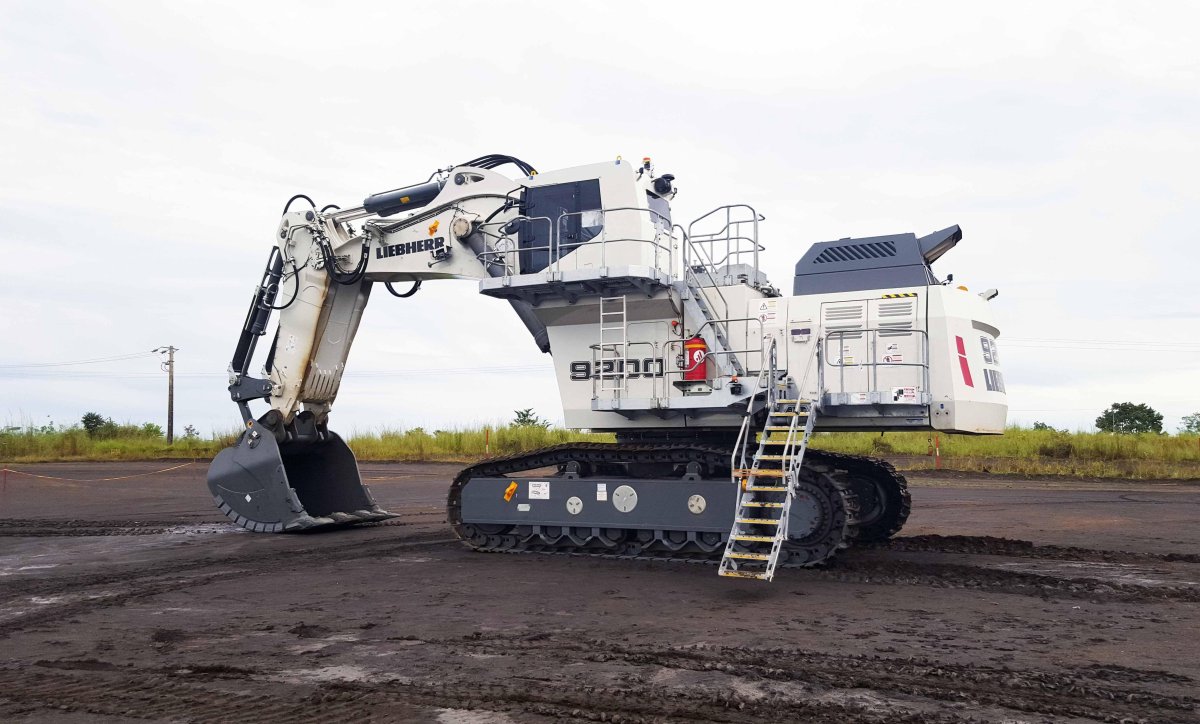 Liebherr r9200